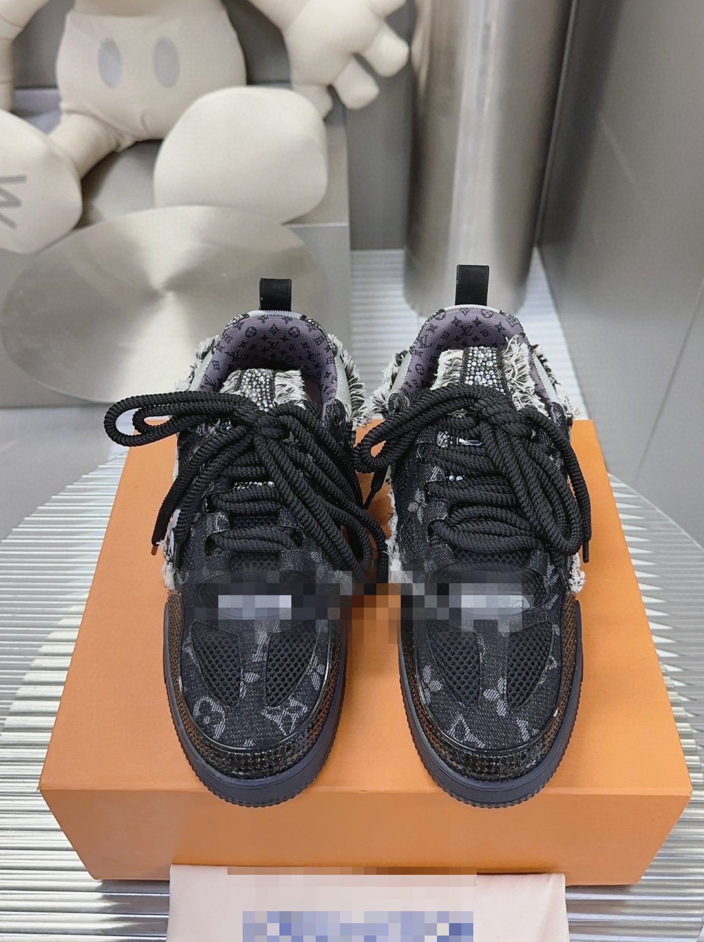 Vui Comf Trainers (Special Edition)