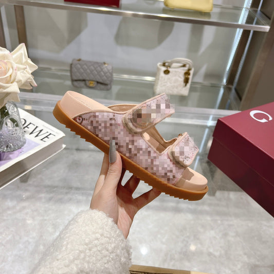 Ucci Luxury Sandals (Valentine)
