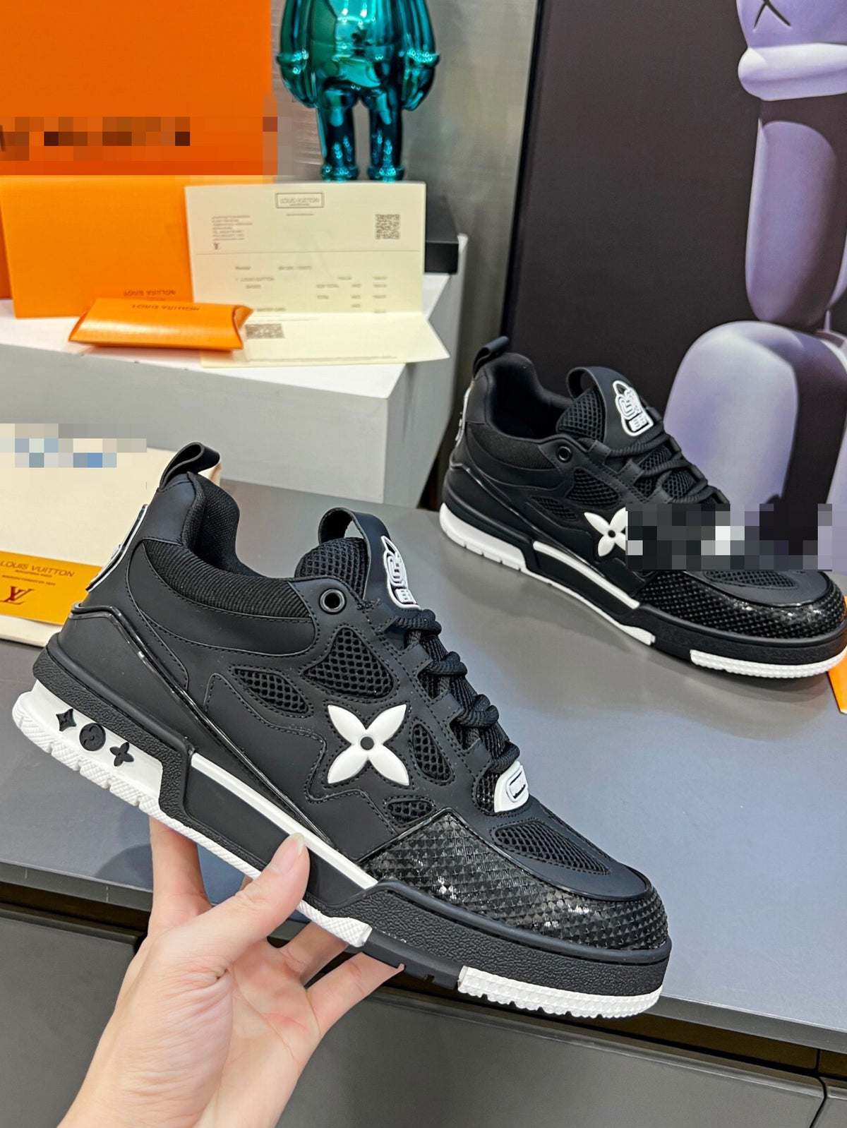 Vui Comf Trainers (Black/White)