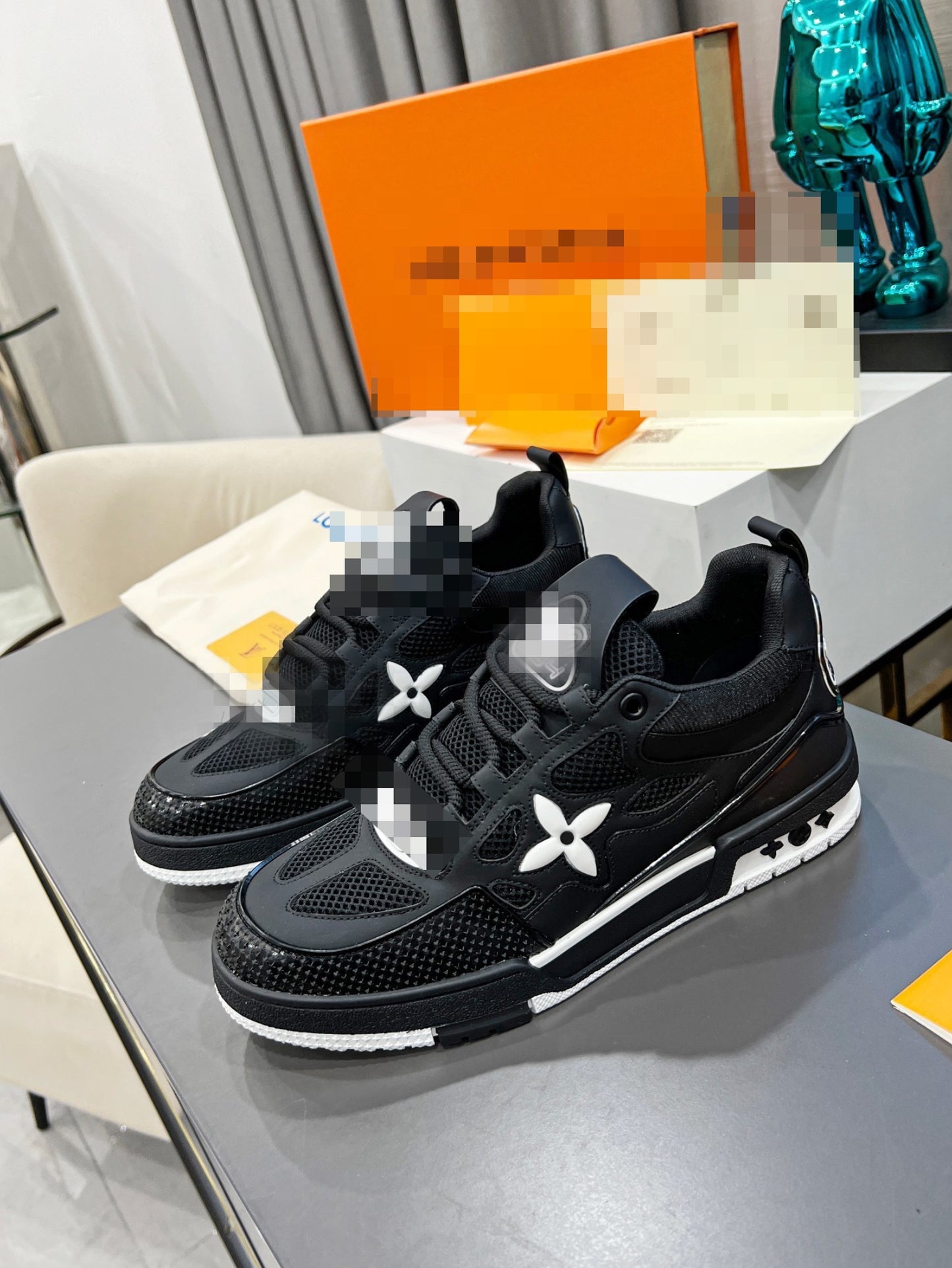 Vui Comf Trainers (Black/White)